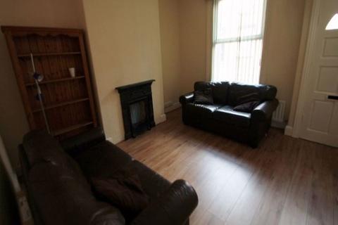 4 bedroom house to rent, Welton Place, Leeds