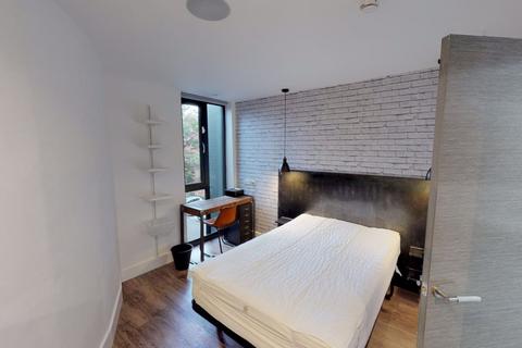 6 bedroom flat to rent, Moorland Avenue, Leeds