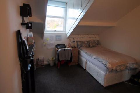 3 bedroom house to rent - Woodsley Road, Leeds