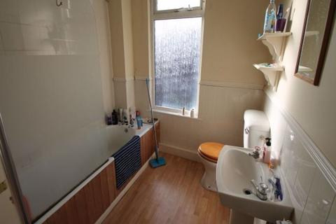 2 bedroom house to rent, Argie Road, Leeds