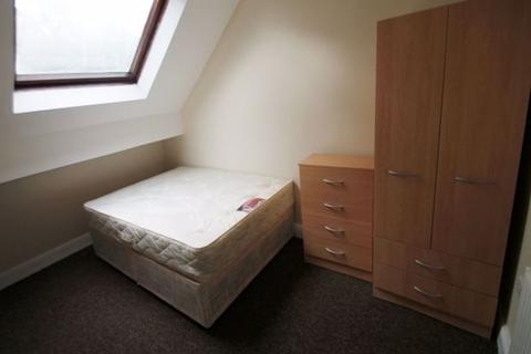 5 bedroom house to rent, Cardigan Road, Leeds