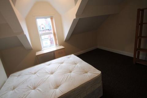 5 bedroom house to rent, Cardigan Road, Leeds