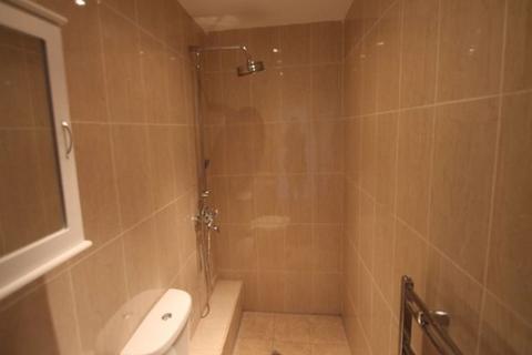 5 bedroom house to rent, Cardigan Road, Leeds