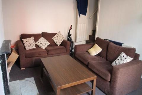 2 bedroom house to rent, Harold Street, Leeds