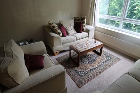 2 bedroom house to rent, Welton Court, Leeds