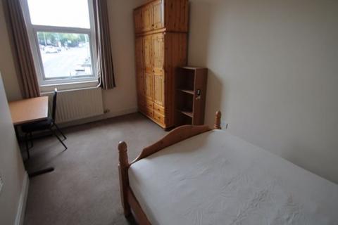 8 bedroom house to rent, Burley Road, Leeds