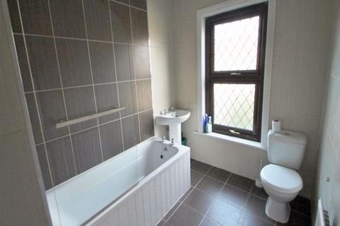 2 bedroom house to rent, Rombalds Place, Leeds