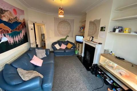 4 bedroom house to rent, Estcourt Avenue, Leeds