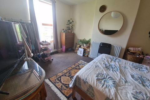 2 bedroom house to rent, Haddon Place, Leeds