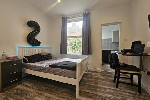 undefined, Estcourt Terrace, Leeds