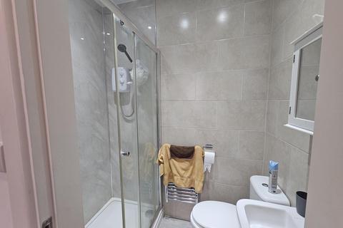 undefined, Estcourt Terrace, Leeds