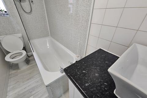 3 bedroom house to rent, Royal Park Road, Leeds