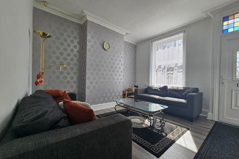 3 bedroom house to rent, Royal Park Road, Leeds