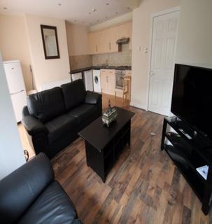 4 bedroom house to rent - Derwentwater Grove, Leeds