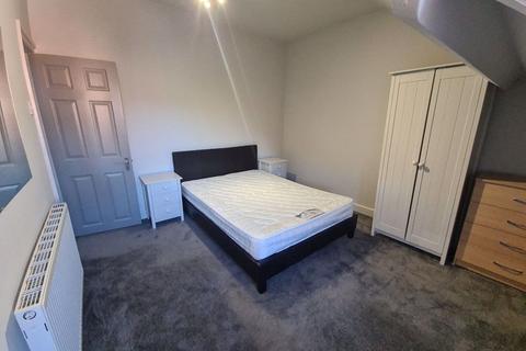4 bedroom house to rent, Quarry Mount Street, Leeds