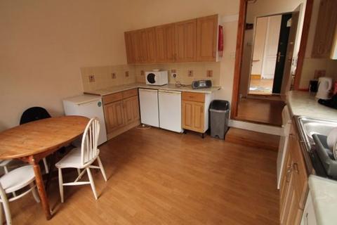 4 bedroom house to rent, Kelsall Road, Leeds