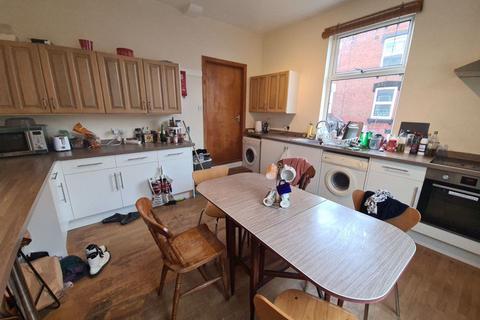 4 bedroom house to rent, Kelsall Road, Leeds