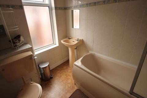 4 bedroom house to rent, Kelsall Road, Leeds