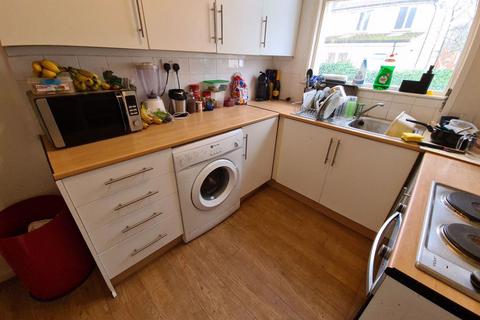 4 bedroom house to rent, Buckingham Avenue, Leeds