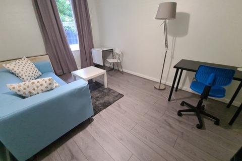 1 bedroom house to rent, Moorland Road, Leeds