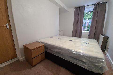 1 bedroom house to rent, Moorland Road, Leeds