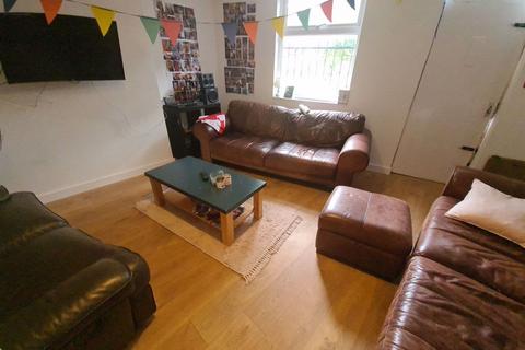 8 bedroom house to rent, Victoria Road, Leeds