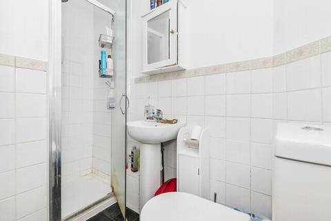 31 Montague Road, London, W7 3PG