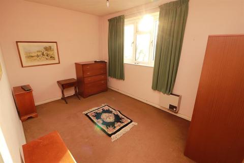 60 Sutherland Avenue, Yate, Bristol, BS37 5UQ