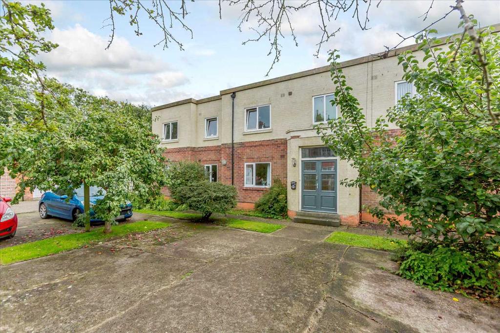 INVESTMENT OPPORTUNITY, FILEY TOWN CENTRE Property £650,000