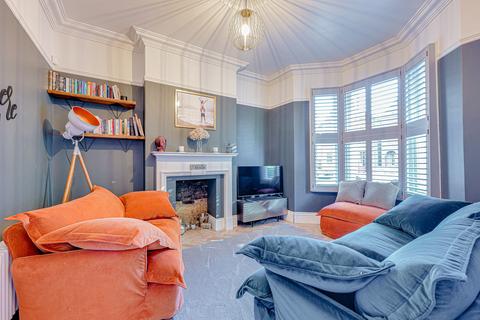 2 Avenue Terrace, Westcliff-on-sea, SS0 7PL