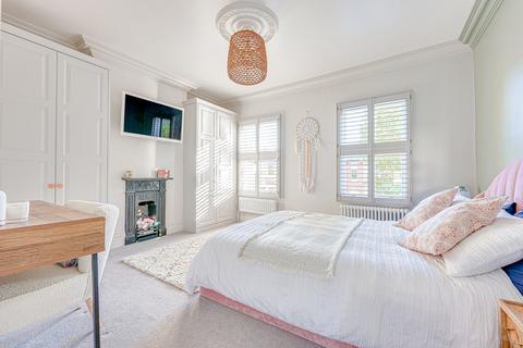 2 Avenue Terrace, Westcliff-on-sea, SS0 7PL