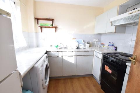 2 bedroom apartment for sale - Capstan Close, Romford, RM6