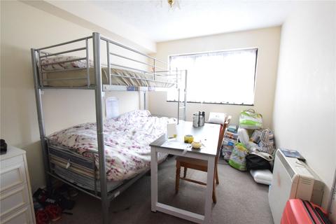 2 bedroom apartment for sale - Capstan Close, Romford, RM6