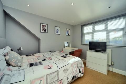 86 Braemar Road, Worcester Park, KT4 8SW
