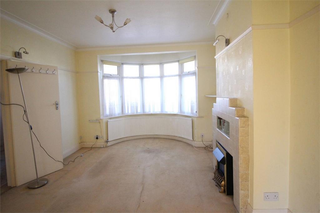 Brook Avenue, Edgware, Middlesex 3 bed semidetached house £635,000