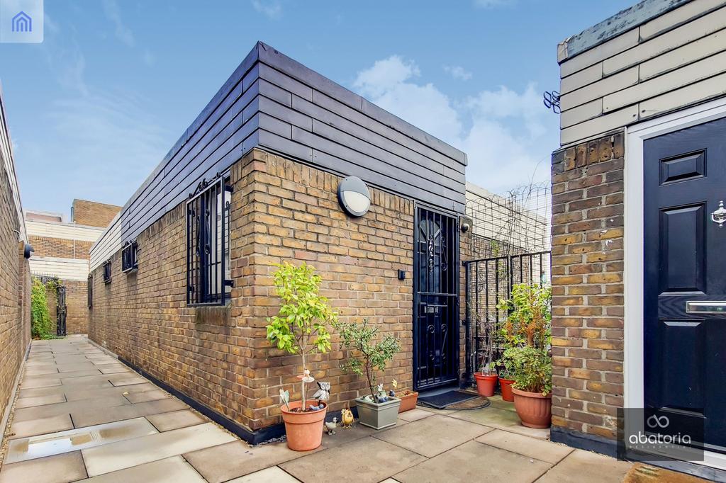 Burr Close, London, E1W 2 bed apartment £545,000