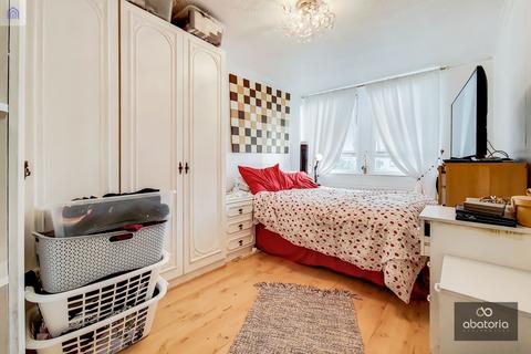 99 Burr Close, London, E1W 1ND