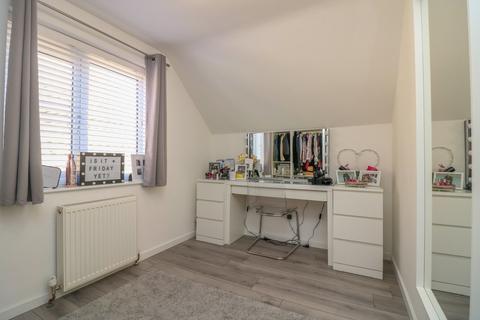 9a Greensward Lane, Hockley, SS5 5HD