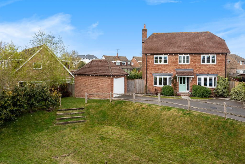 Road, Headcorn 4 bed detached house £650,000