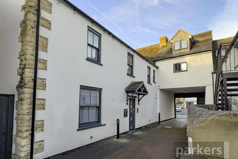 2 bedroom apartment to rent, High Street, Witney, Oxfordshire, OX28