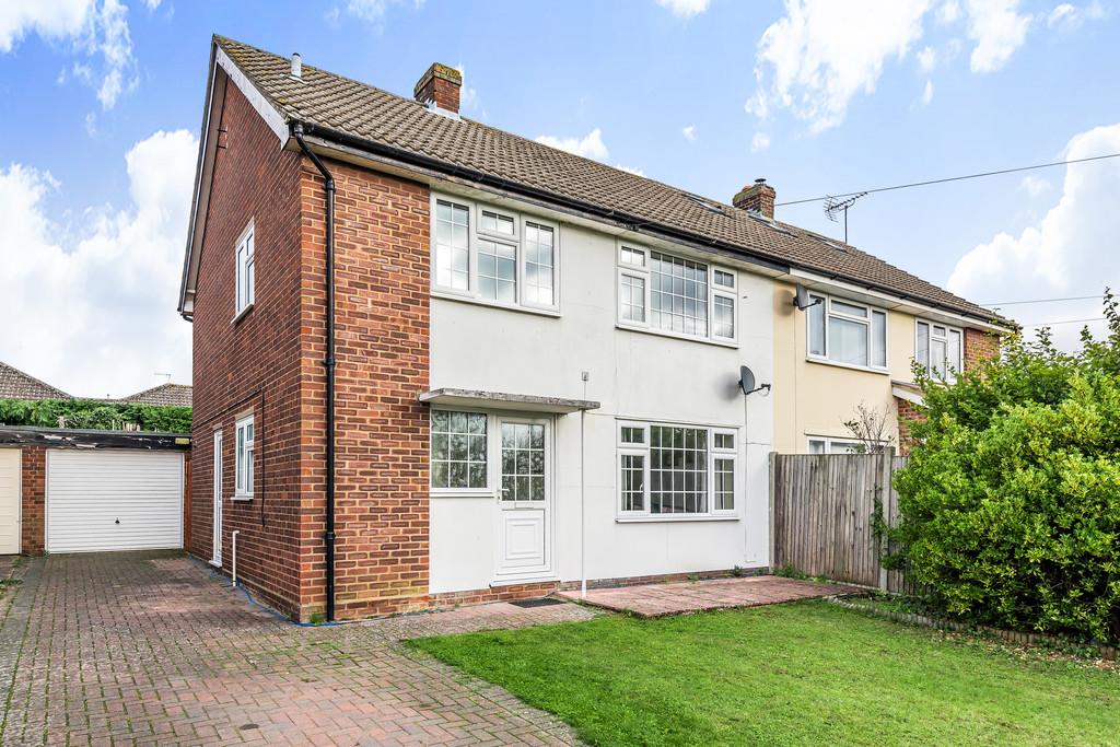 Westgarth Gardens, Bury St. Edmunds 3 bed semidetached house £375,000
