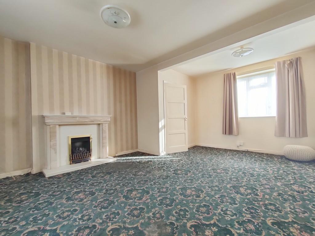 Broadway, Loughborough 3 bed semidetached house £150,000