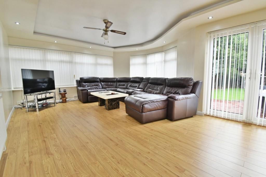Redhill Lane, Tutbury 5 bed detached house £500,000