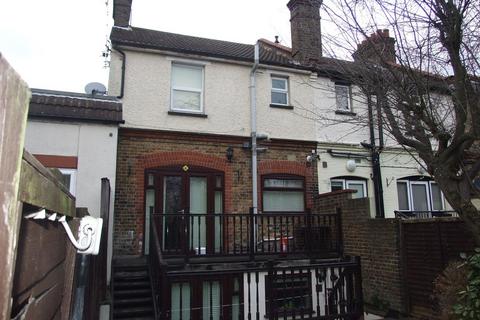 2 bedroom flat to rent, Willow Lane, Watford