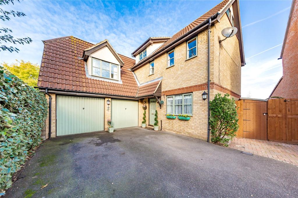 Juniper Drive, Brandon Groves, South Ockendon, RM15 6 bed detached
