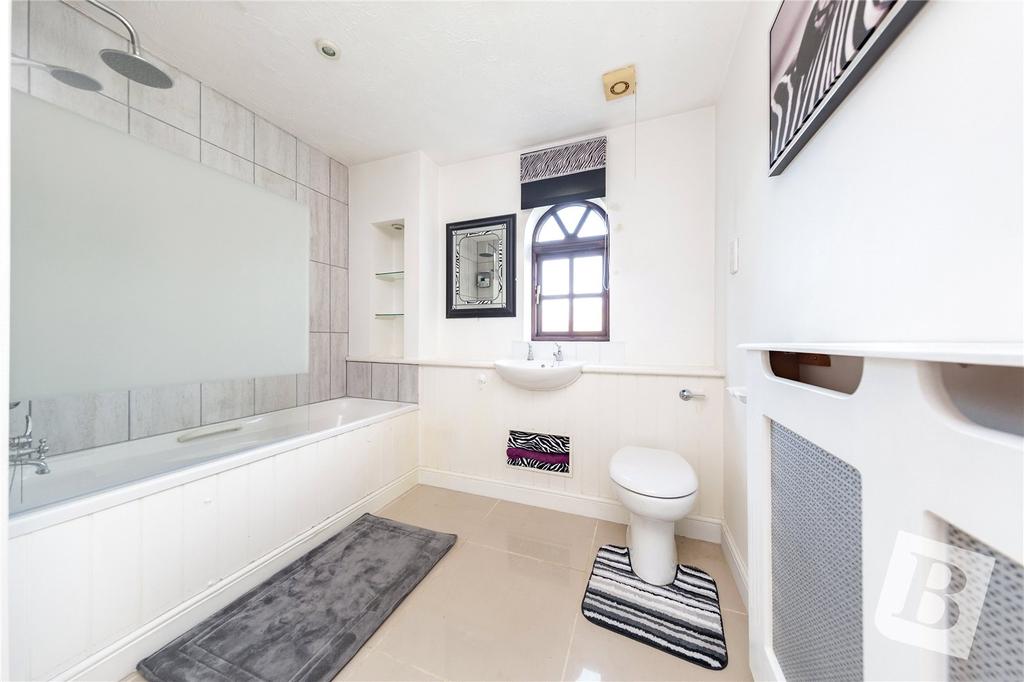 Juniper Drive, Brandon Groves, South Ockendon, RM15 6 bed detached