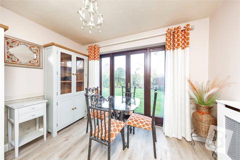 8 Juniper Drive, South Ockendon, RM15 6TW