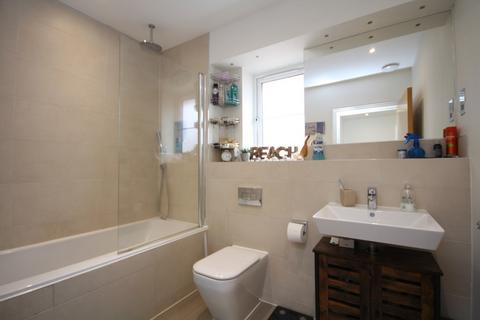 3 bedroom end of terrace house to rent, OAKS LANE, BOOKHAM, KT23