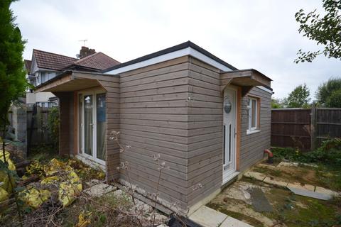 146 Locket Road, Wealdstone, Harrow, HA3 7NR