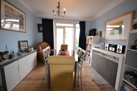 146 Locket Road, Wealdstone, Harrow, HA3 7NR